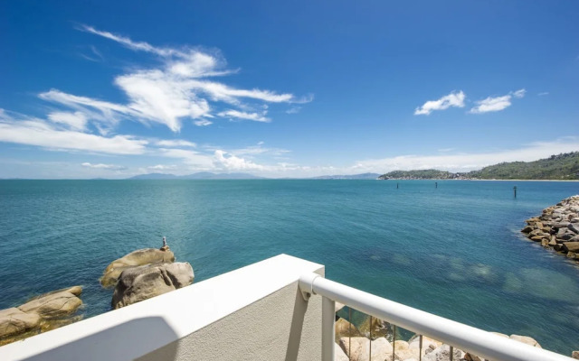 1 Bright Point Apartment 4202