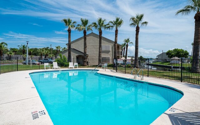 Bay House Condos #2706 - Nautical Nook