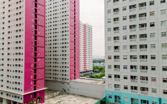 Modern Look 2Br Green Pramuka City Apartment Near Mall