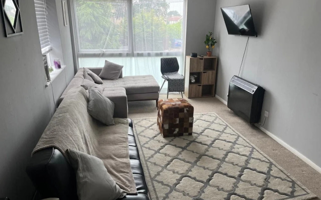 Enfield City Apartment Retreat