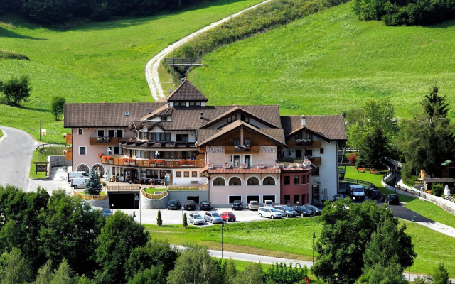 Tevini Dolomites Charming Hotel