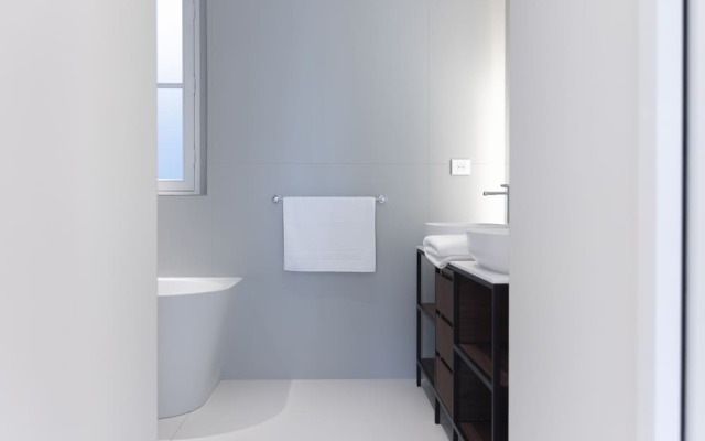 1.75 Paris La Source