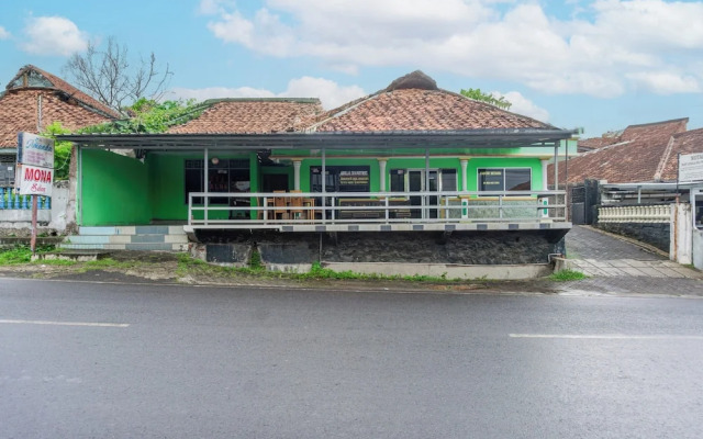 SPOT ON 93840 Guest House Amanda Syariah