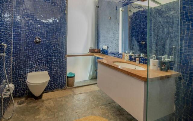 SaffronStays Onellaa, Nashik - infinity pool villa surrounded by a vineyard