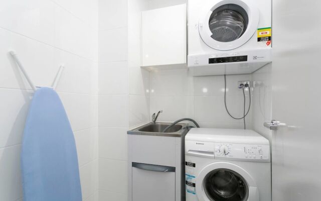 Chic CBD Pad + Pool + Gym + Sauna + Parking