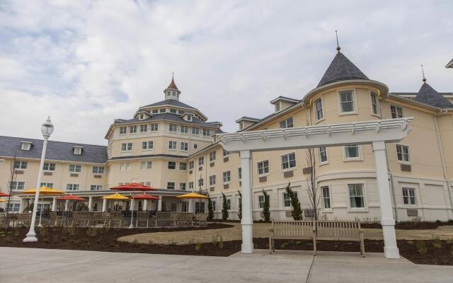 Cedar Point's Hotel Breakers