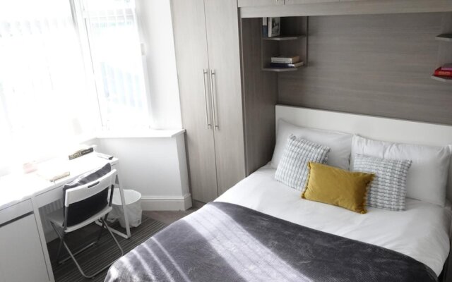 Grand Airport Ensuites