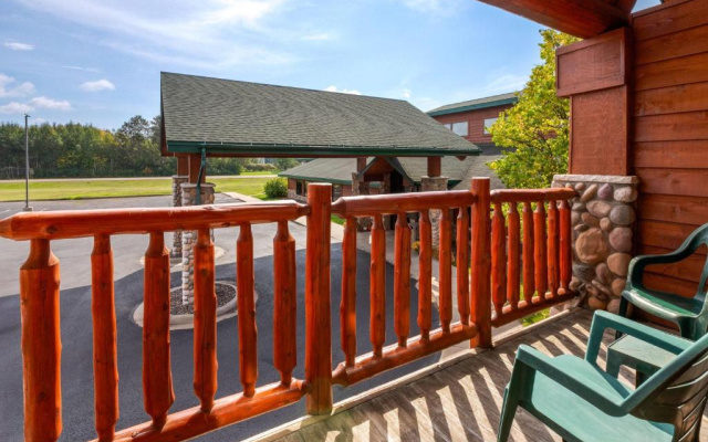 Shell Lake Lodge, a Travelodge by Wyndham