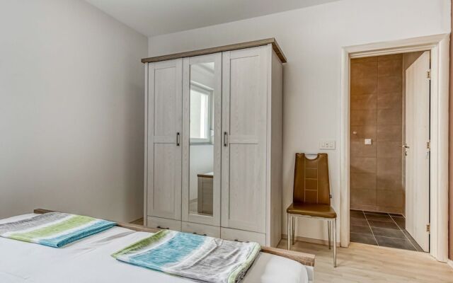 Charming Apartment in Novalja near Zrče Beach