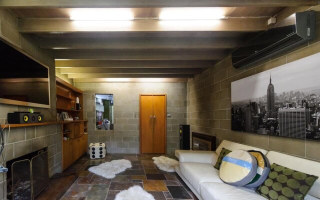 Retro House