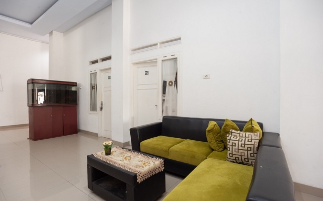 Plus Syariah near Exit Toll ITERA Lampung 2 – Guest Rooms – Bandar Lampung