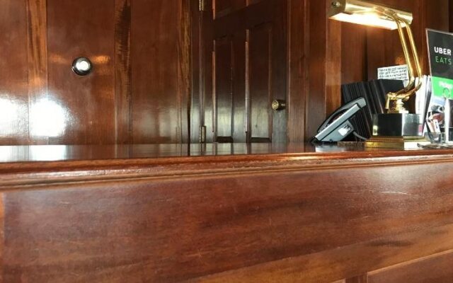 The Winthrop Arms Hotel And Restaurant