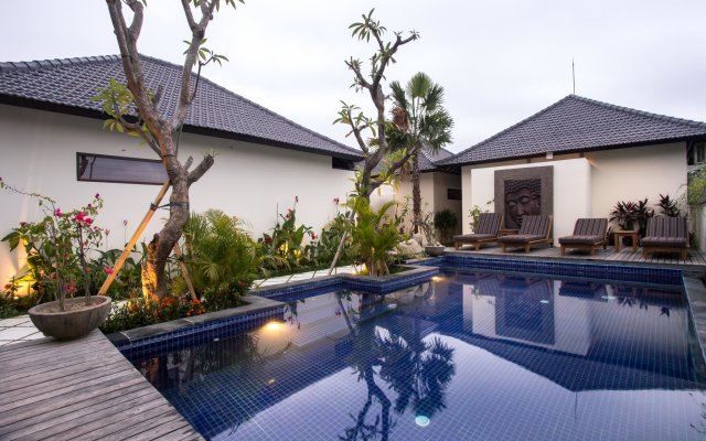 Solo Villas and Retreat