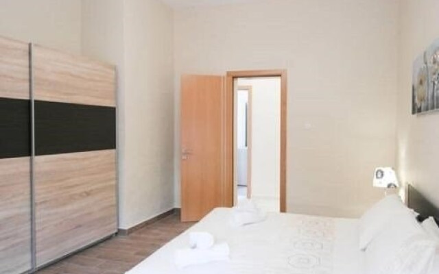 St Julian's Designer Maisonette