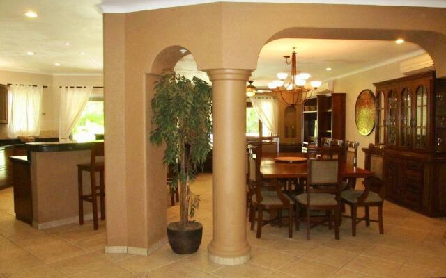 Casa Gran Escape by Playa Paradise
