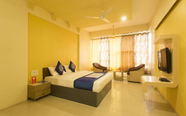 OYO 11091 Hotel Silver Court