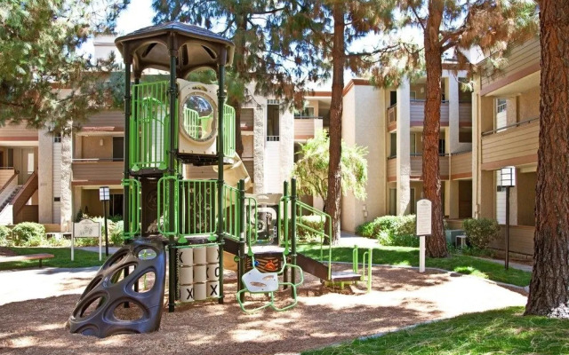 Global Luxury Suites at Stoneridge Mall