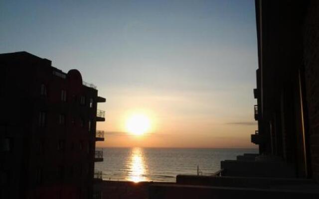 Zonnig Appartement met Zeezicht