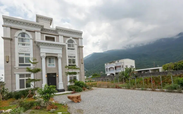 Wide Habitat Hostel