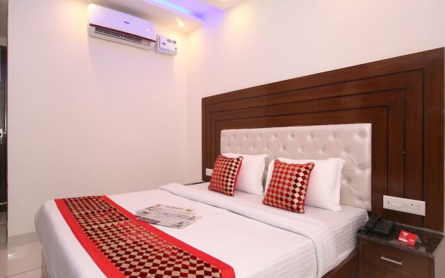 OYO 9420 Hotel Silver Palm