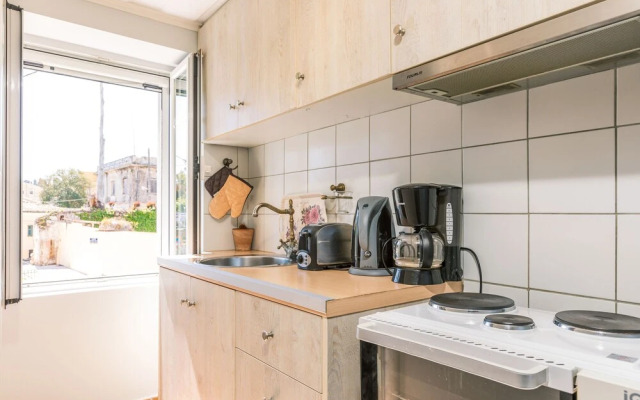 Garitsa Cosy Apartment next to the Sea