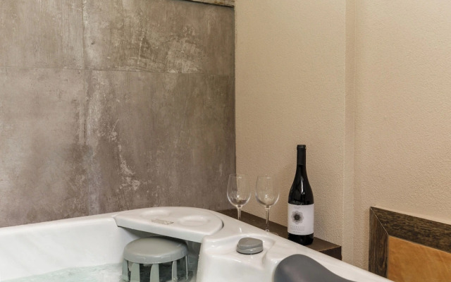 Meydani Suites
