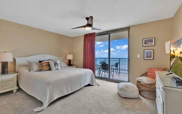 1704 Brighton 2 Bedroom Condo