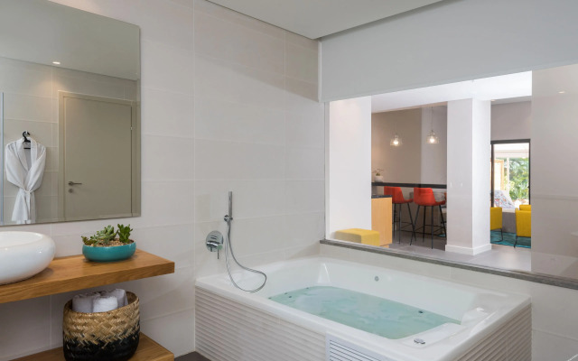 Oasis Spa Club Dead Sea Hotel