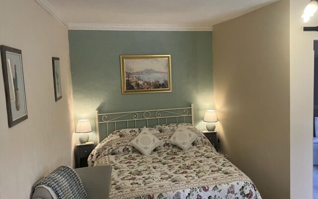 Stunning 3-bed House in Gallinaro, Aircon and Pool