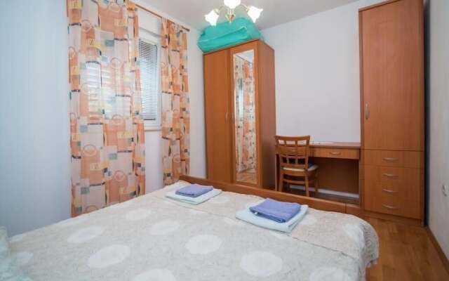 Apartments Longo