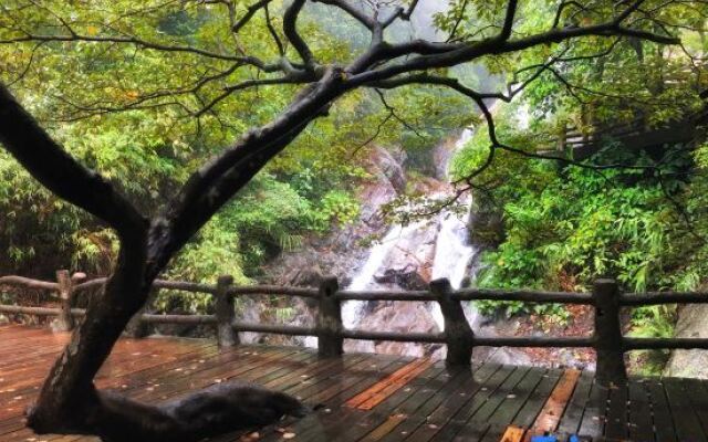 Jiuzhou Yizhan Resort (Yingde Tianmengou)