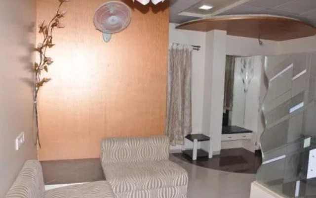 Hotel Dev Palace Lodging