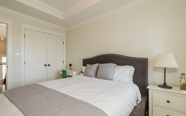 Elegant & Cozy Escape West Vancouver