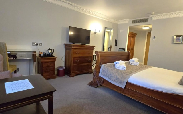 Shendish Manor Hotel & Golf Course
