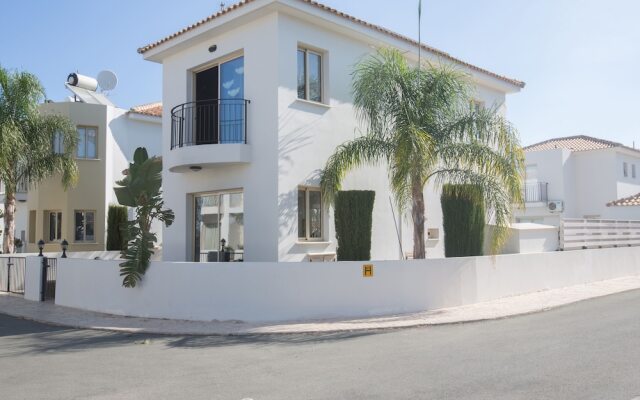 Villa Megan,modern 3bdr Villa,close To The Beach