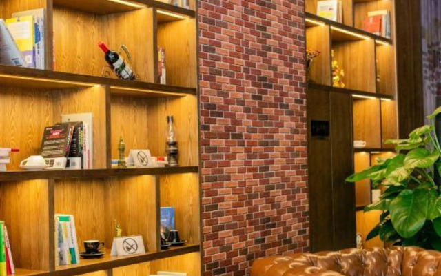 James Joyce Coffetel (Sichuan University Jinjiang College)