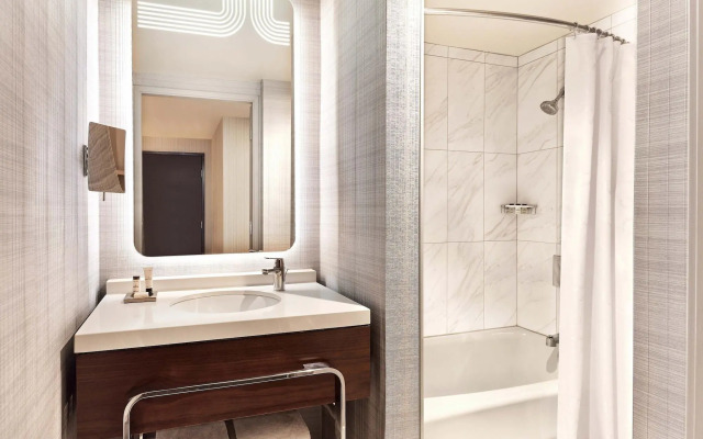 Sheraton Grand Los Angeles