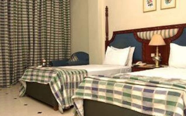 Hotel Baseraa