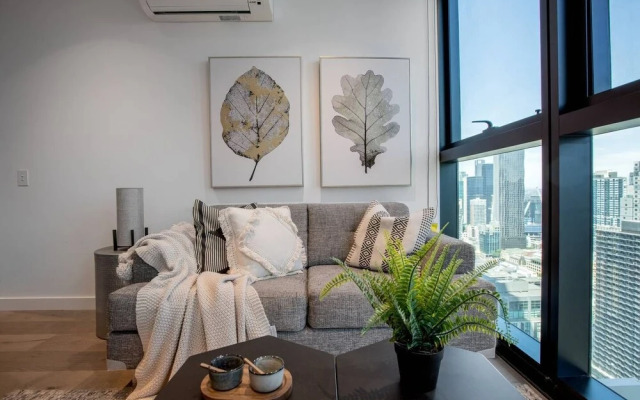 Cozy APT With City Views Next to Meblourne Central