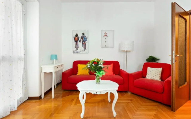 Bright Flat With Shared Garden