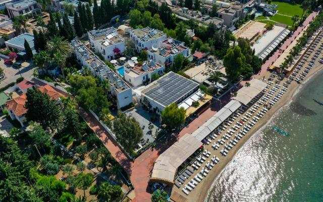 Manuela Hotel