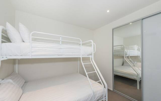 Accommodate Canberra - Lakefront