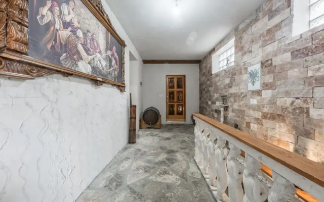 Kanuni - Authentic Albanian House