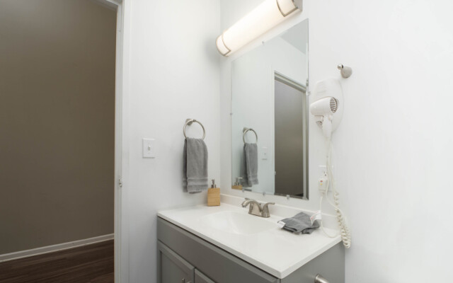 Downtown Denver Loft Style 2BR Apartment