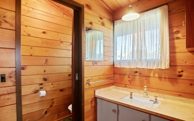 The White Haus - Waihi Beach Upstairs Holiday Unit