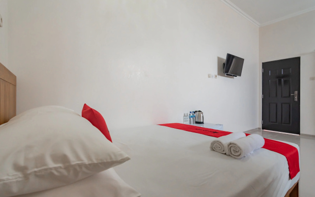 RedDoorz Syariah Plus @ Perintis Guesthouse Tasikmalaya