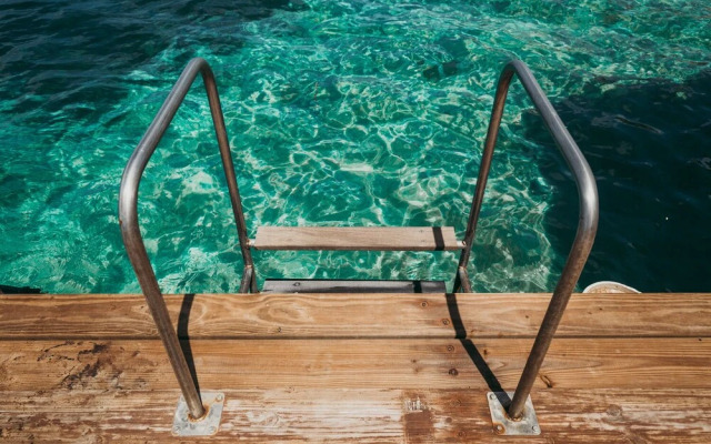 Private Beach Ocean Front Boat Dock Tiki Bar