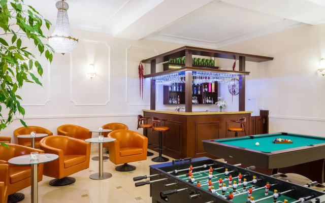 Royal Hotel