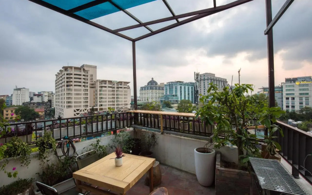 6 Le Thanh Tong Building
