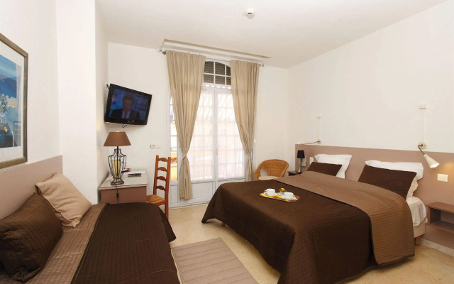 Logis Hotel l'Esterella